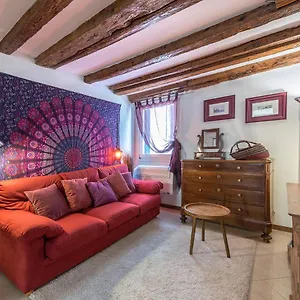 Piccolo - Cozy In The Heart Of Authentic Apartment